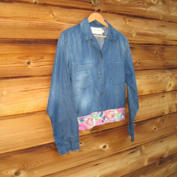 Jen’s Pirate Booty Chambray Top Shacket - Picture 3 of 10